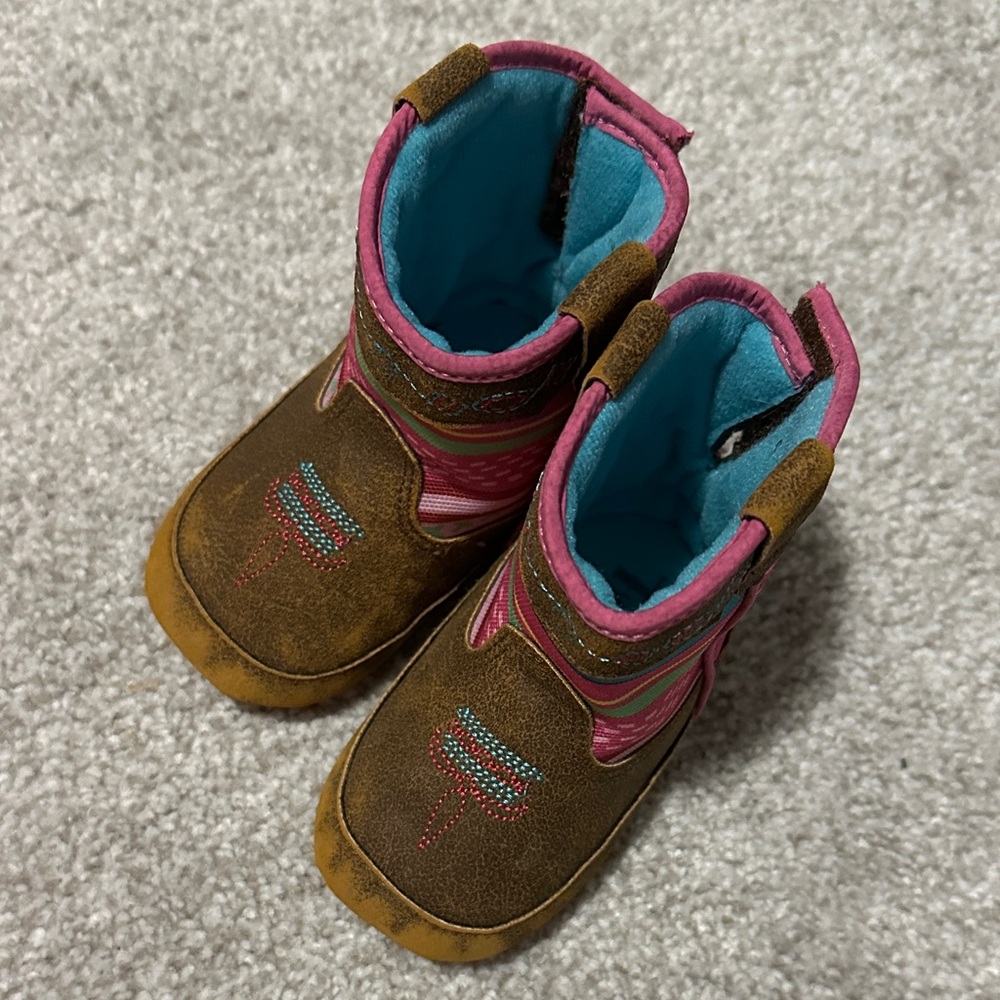 Baby Boot Slippers - Picture 3 of 5